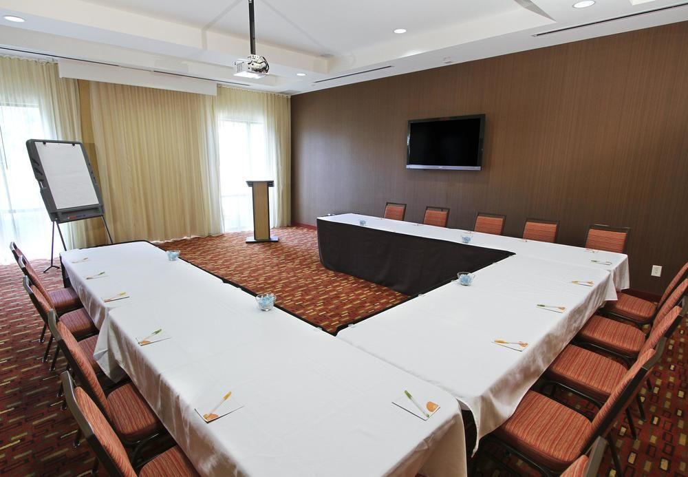 Courtyard By Marriott Raleigh North/Triangle Town Center Hotel Exterior photo