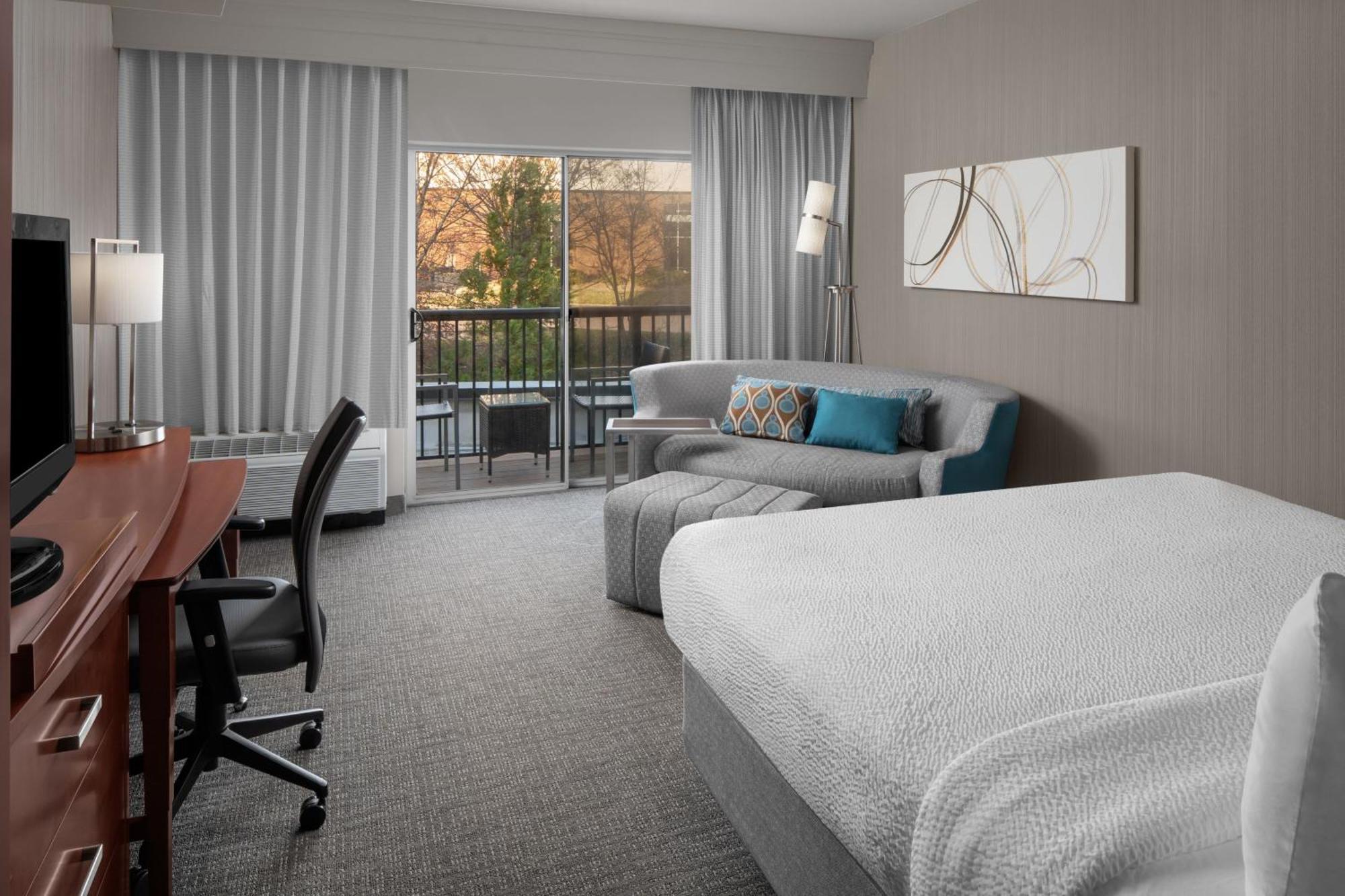 Courtyard By Marriott Raleigh North/Triangle Town Center Hotel Exterior photo