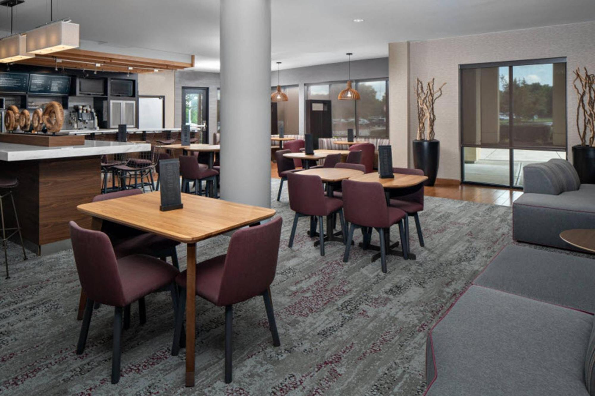Courtyard By Marriott Raleigh North/Triangle Town Center Hotel Exterior photo
