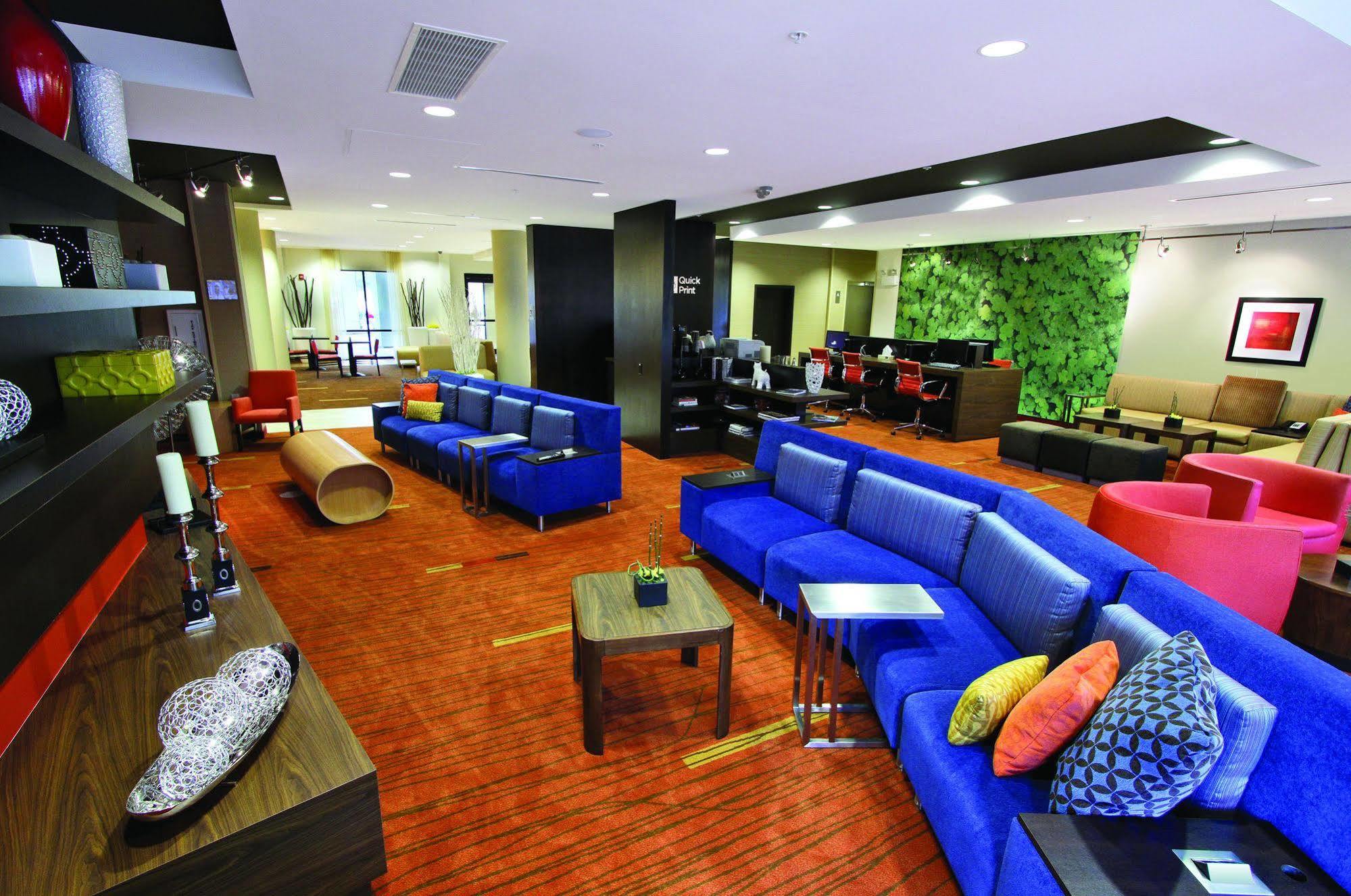 Courtyard By Marriott Raleigh North/Triangle Town Center Hotel Exterior photo